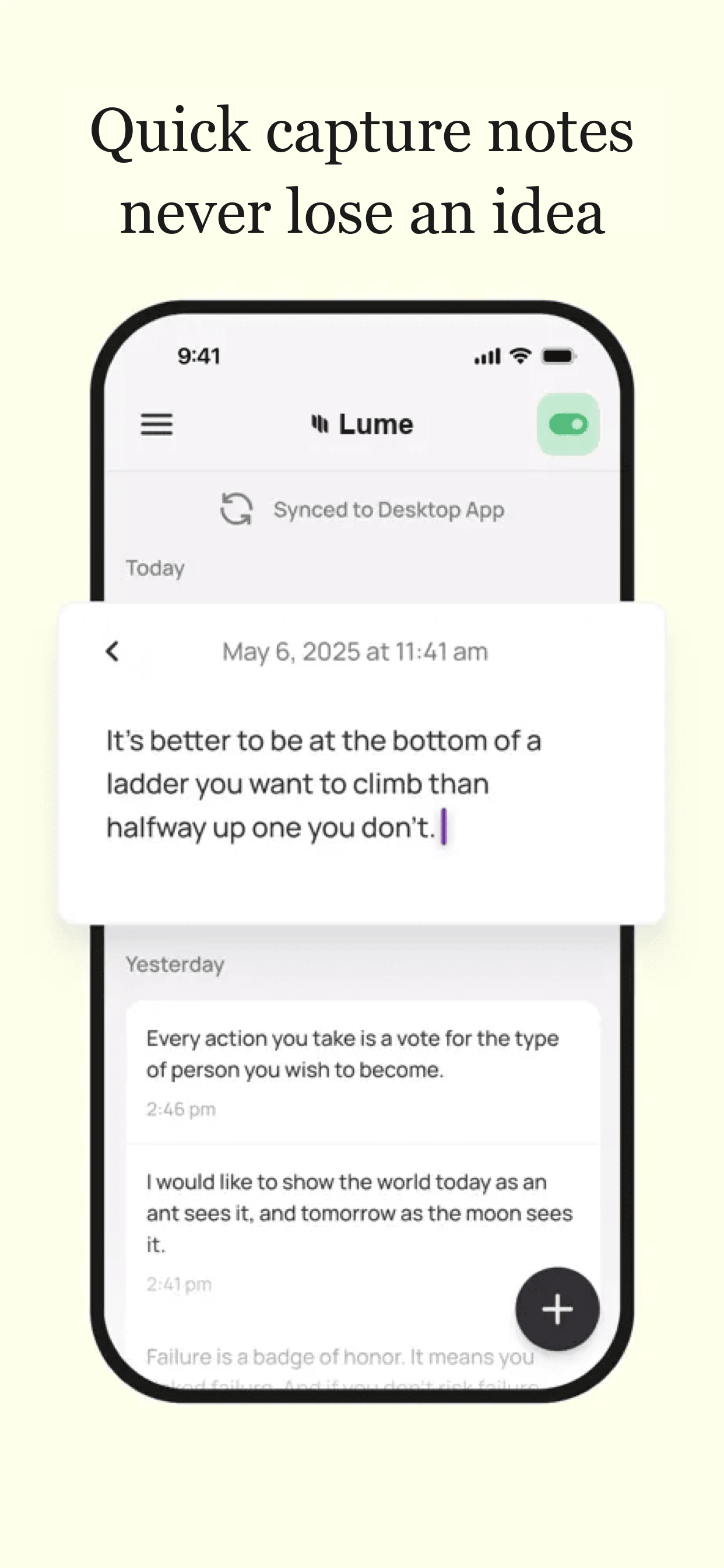 LumeVoiceのメモ一覧画面(iPhone)。「Synced to Desktop App」の表示と緑色の同期トグル、「Today」「Yesterday」に分かれた日付入りのメモが並び、開かれたメモには格言が書かれている